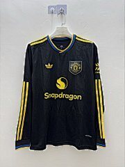 2025-26 Manchester United away long-sleeved second jersey.