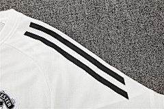 2025-26 Manchester United white short-sleeved training jersey