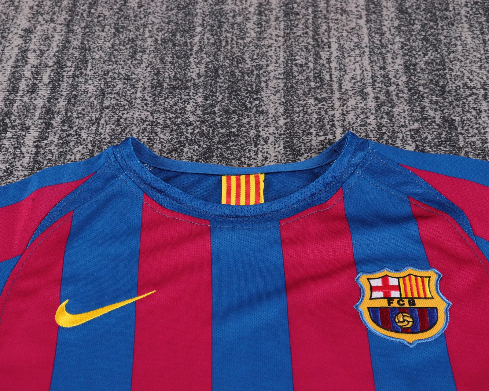 2005-06 Barcelona Home Edition Retro Shirt - Kids Size