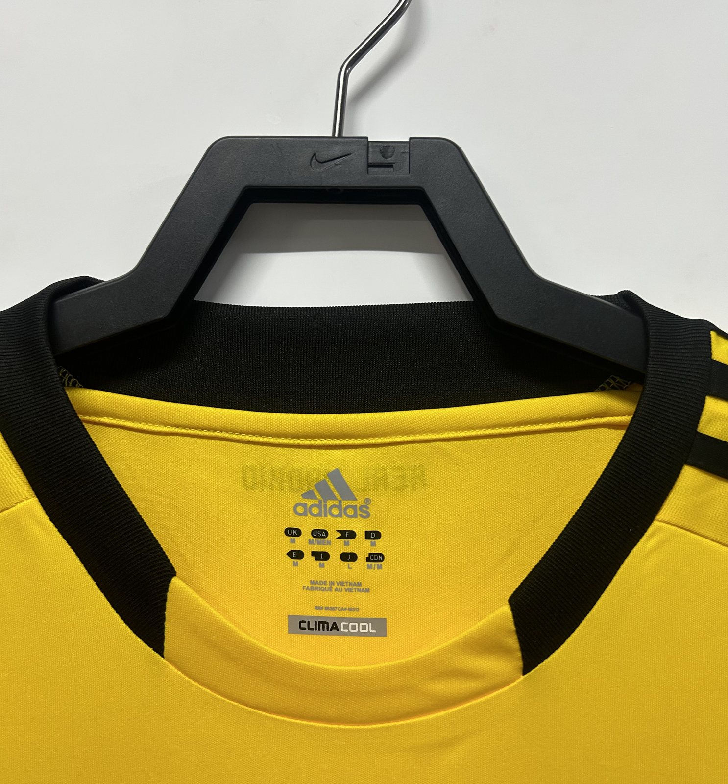 2011-12 Real Madrid Yellow Goalkeeper Retro Jersey