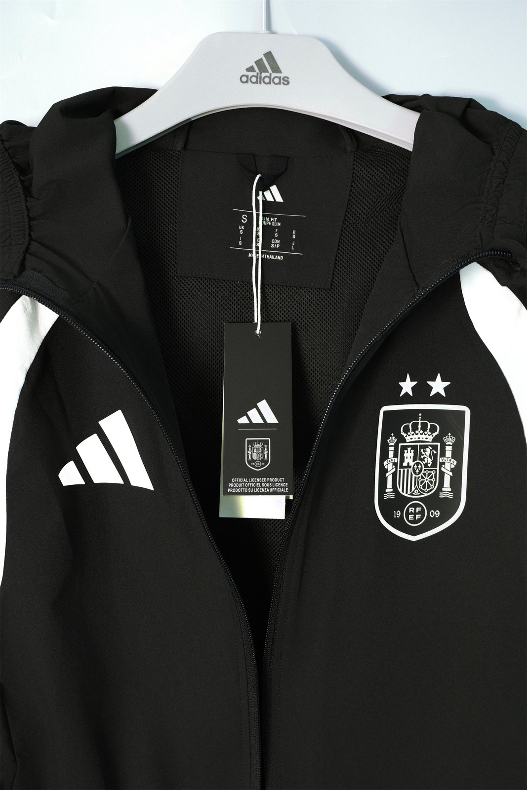 2026-27 Spain Hooded Waterproof Windbreaker