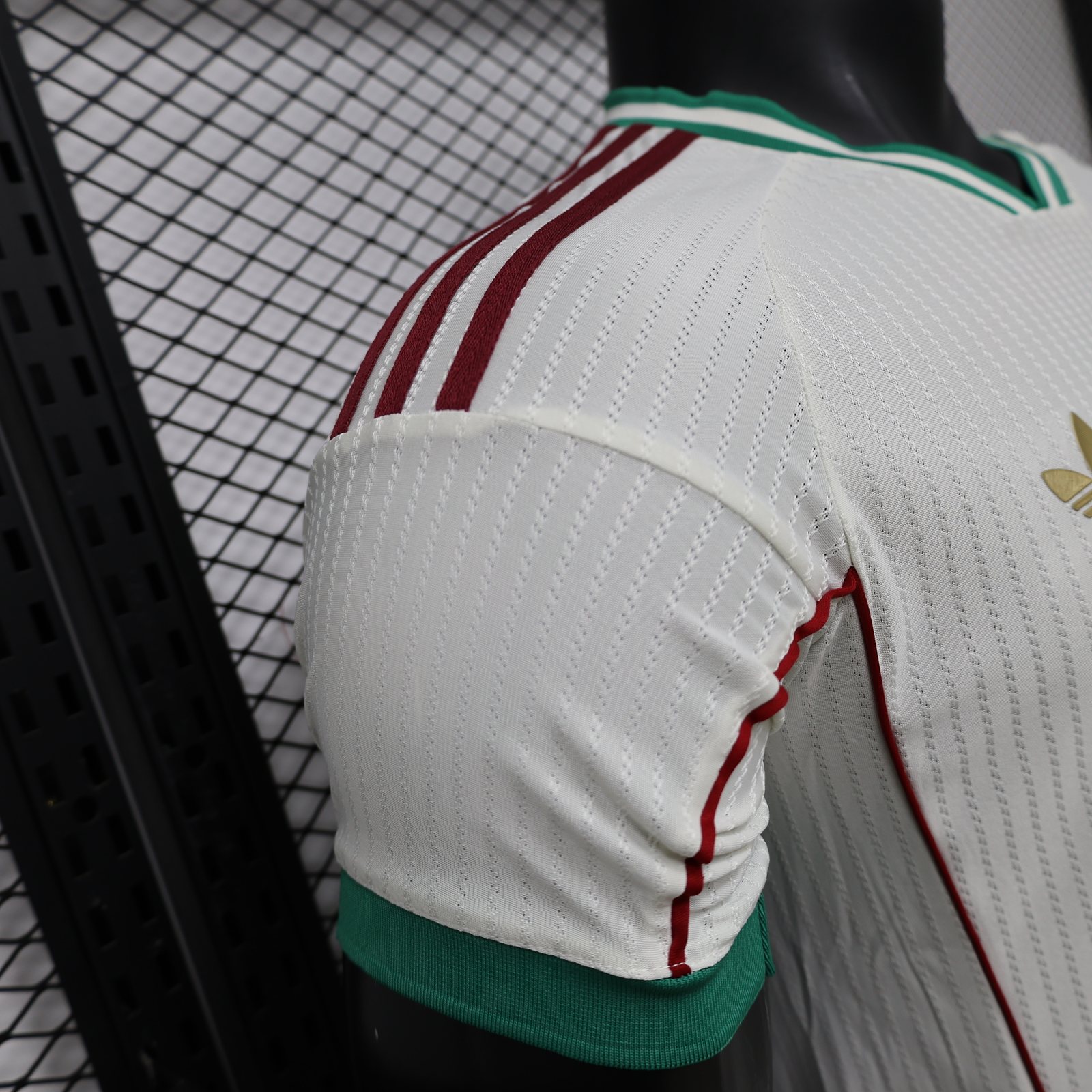 2025-26 Liverpool Retro Casual Jersey