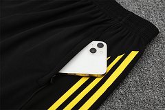 2025-26 Manchester United black short-sleeved training jersey