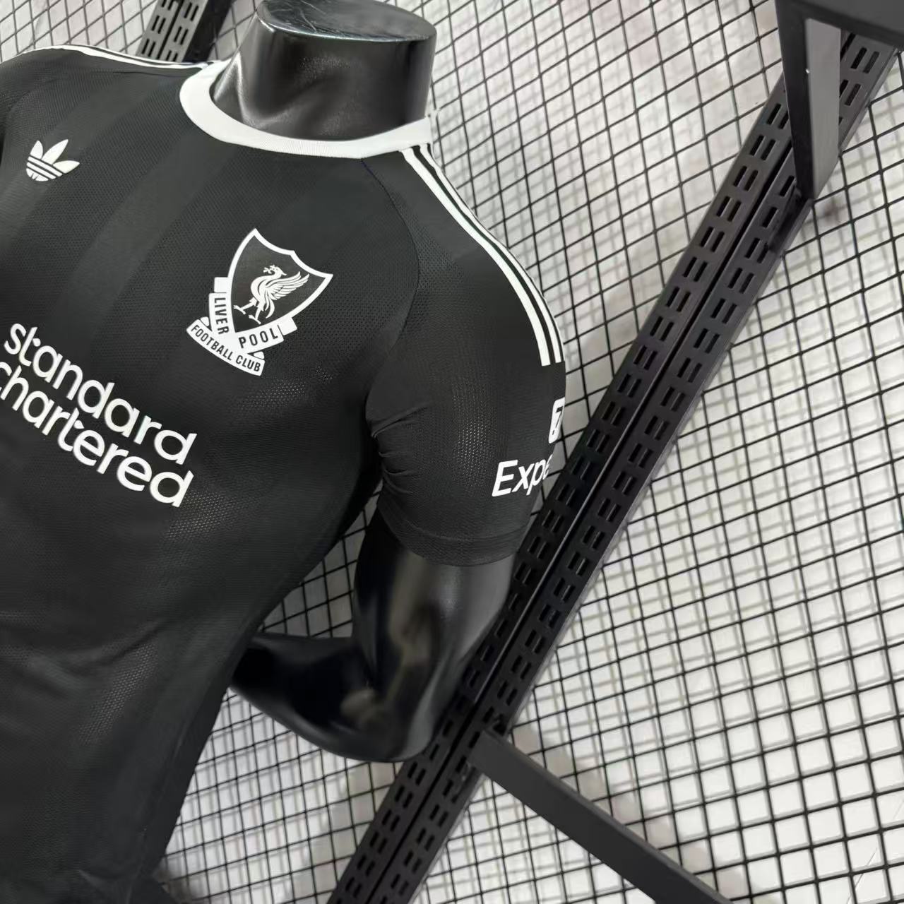 2025-26 Liverpool Black Goalkeeper Jersey - Player Version