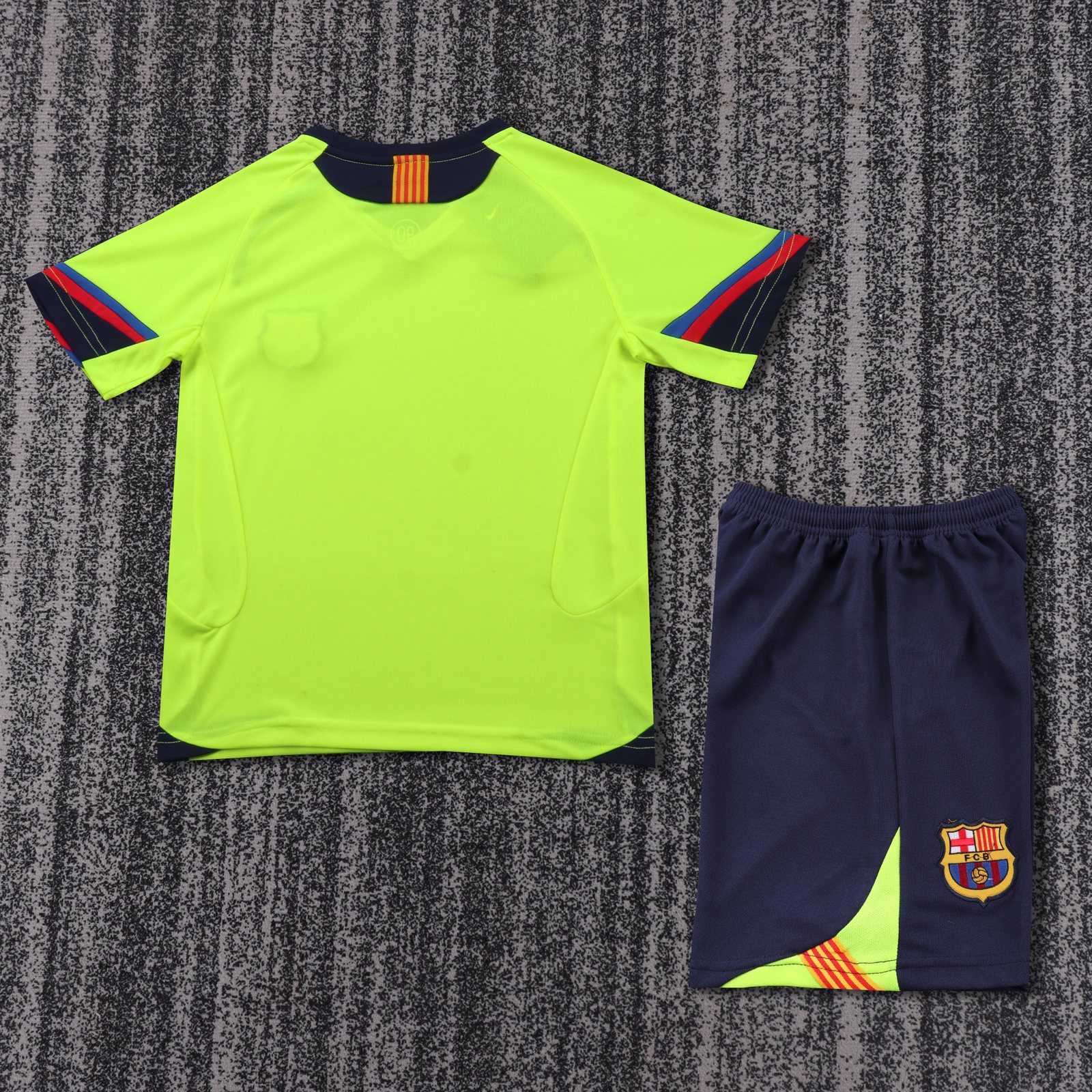 2005-06 Barcelona Away Retro Jersey - Kids