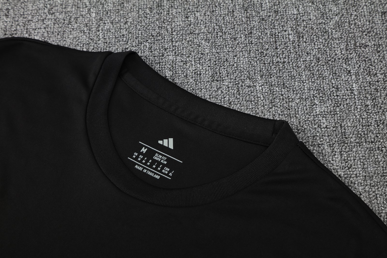 2025-26 Manchester United training vest jersey