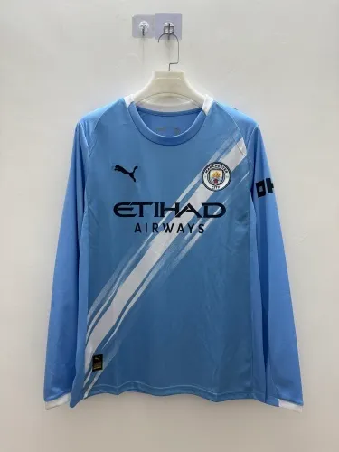 2025-26 Manchester City home long-sleeved jersey.
