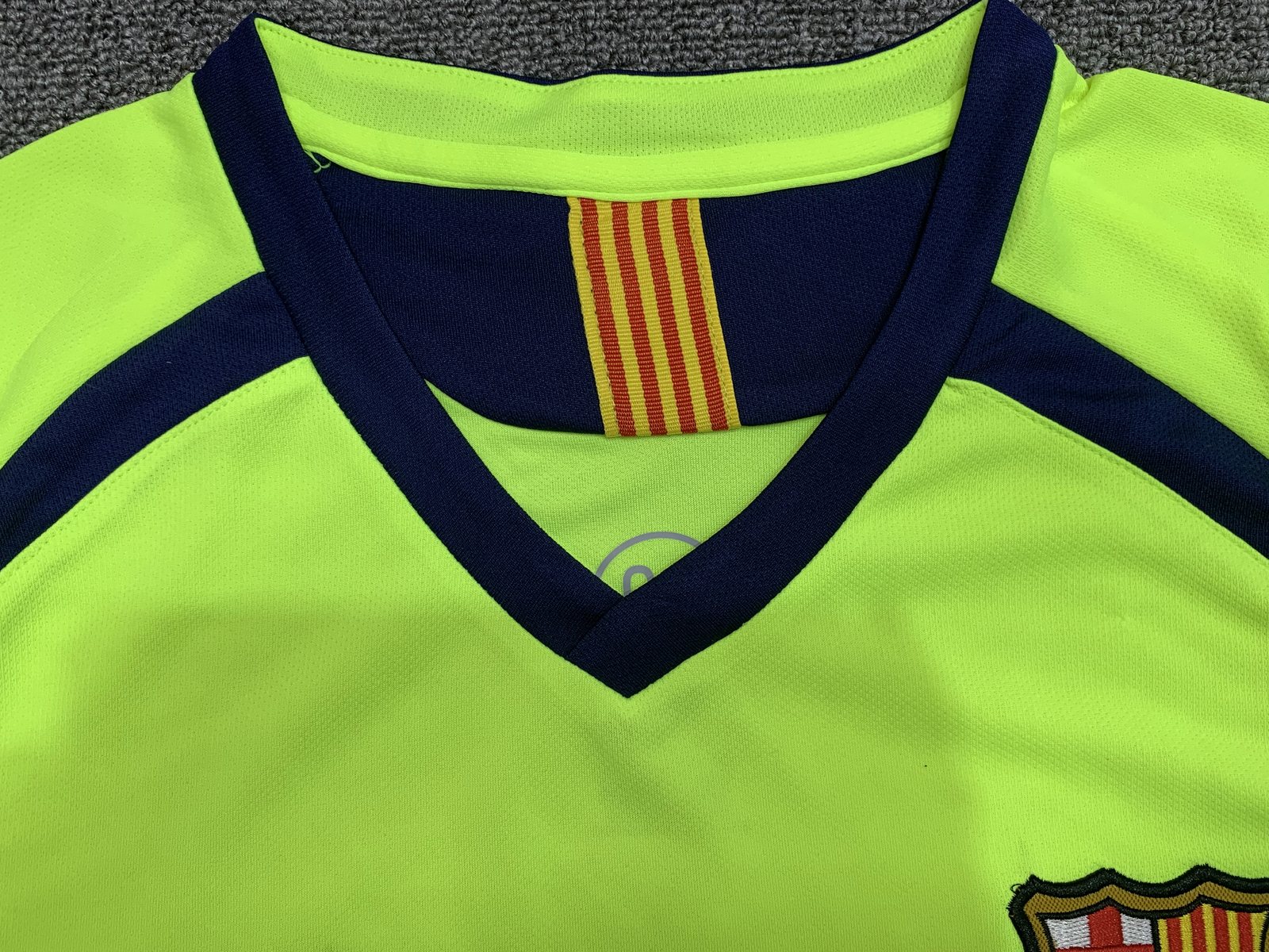 2005-06 Barcelona Away Retro Jersey