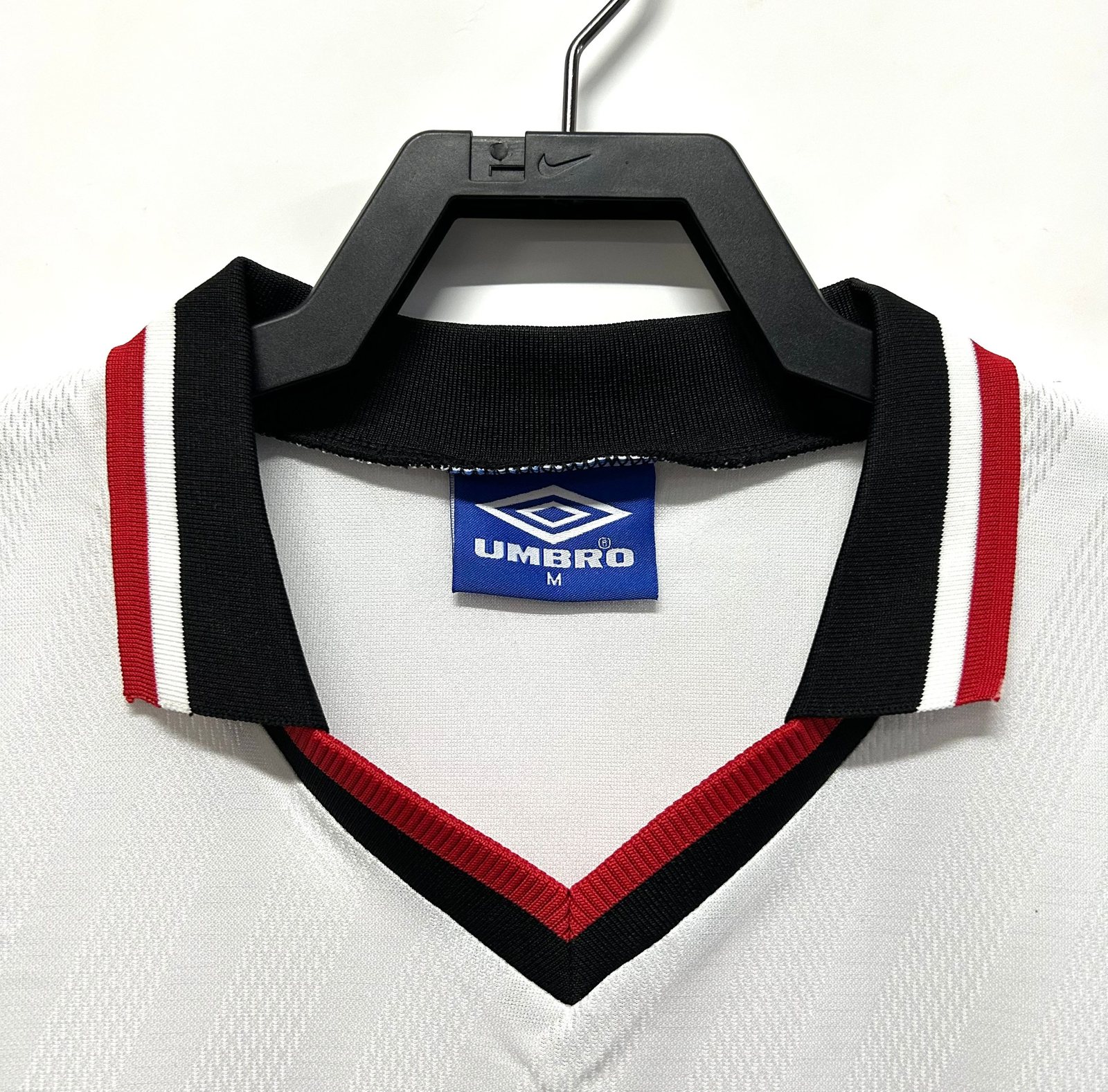 1996-97 Manchester United Away Retro Shirt