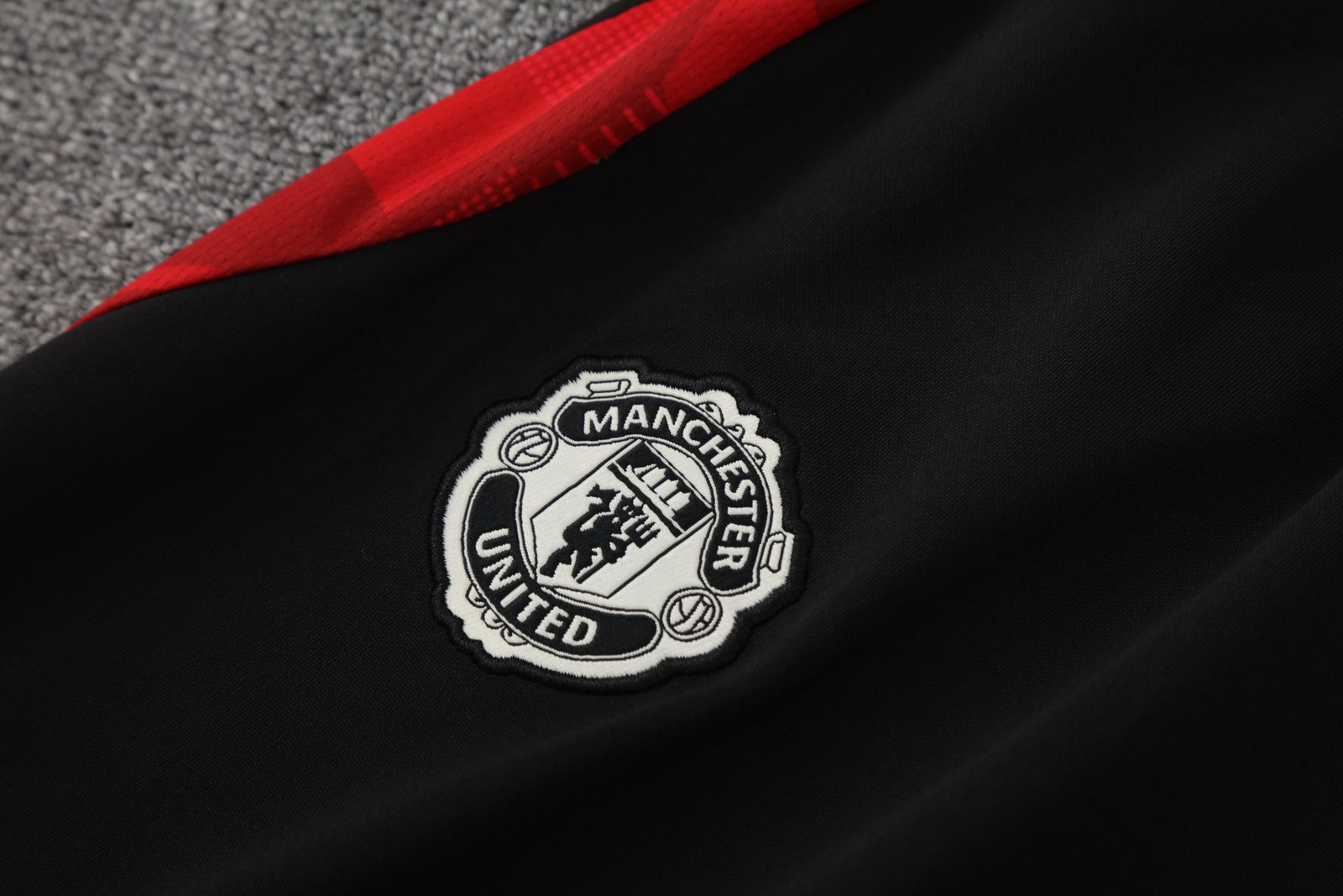 2025-26 Manchester United Black and Red Training Hooded Jersey