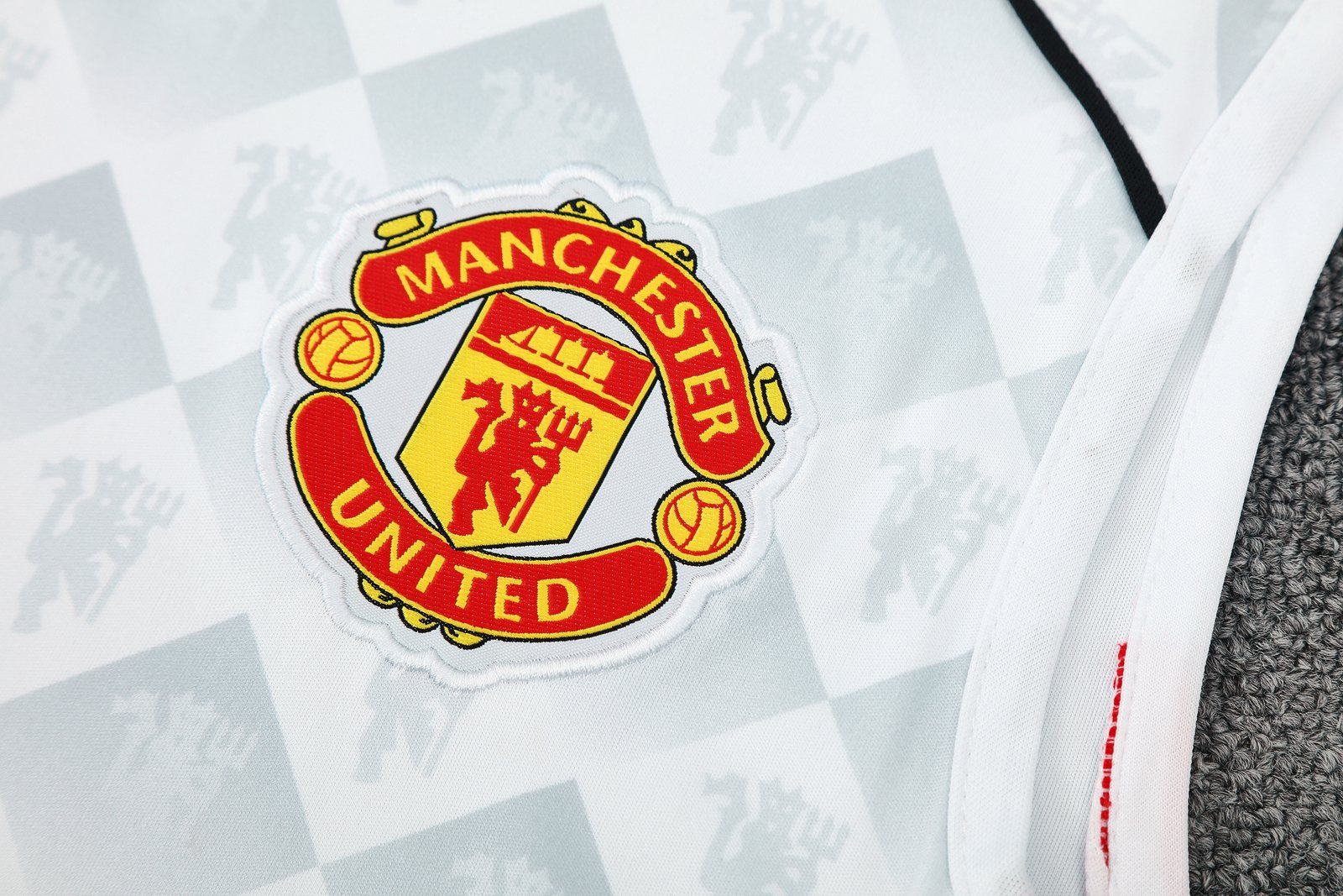 2025-26 Manchester United training vest jersey