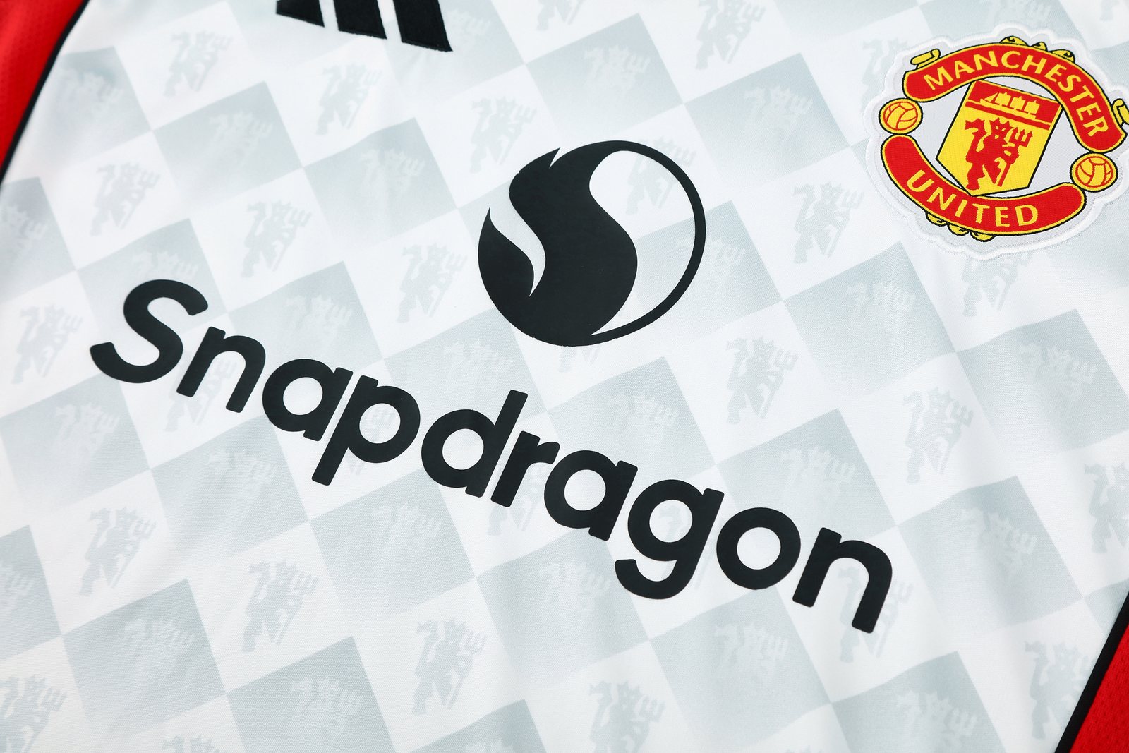 2025-26 Manchester United white short-sleeved training jersey