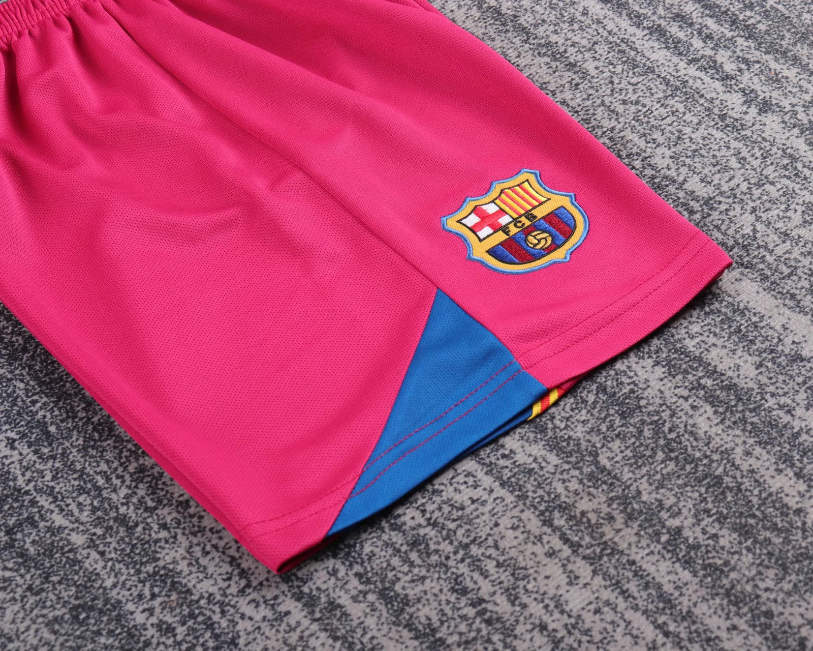 2005-06 Barcelona Home Edition Retro Shirt - Kids Size