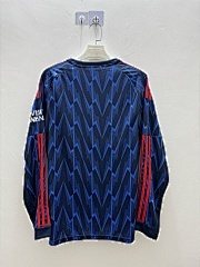 2025-26 Arsenal away long sleeve jersey.