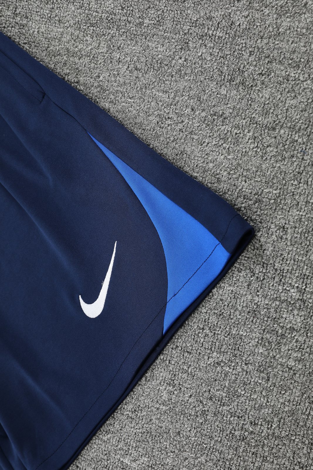 2025-26 Paris Saint-Germain training vest jersey