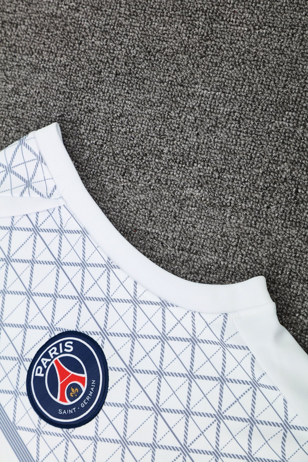 2025-26 Paris Saint-Germain training vest jersey