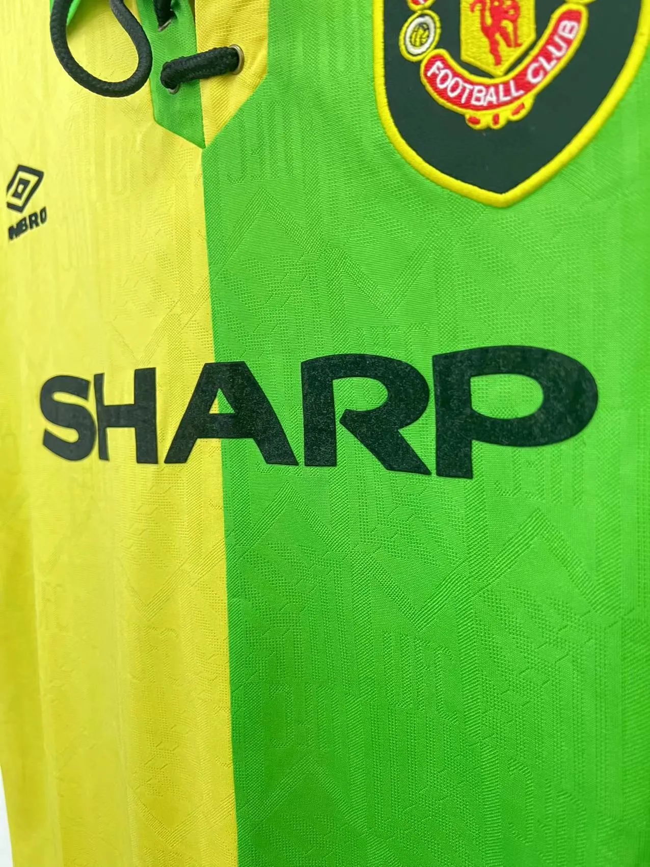 1992-94 Manchester United away retro jersey