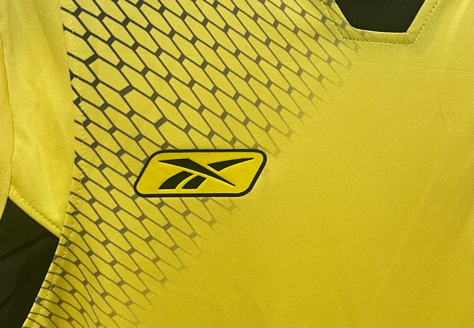 2004-05 Liverpool Away Retro Shirt