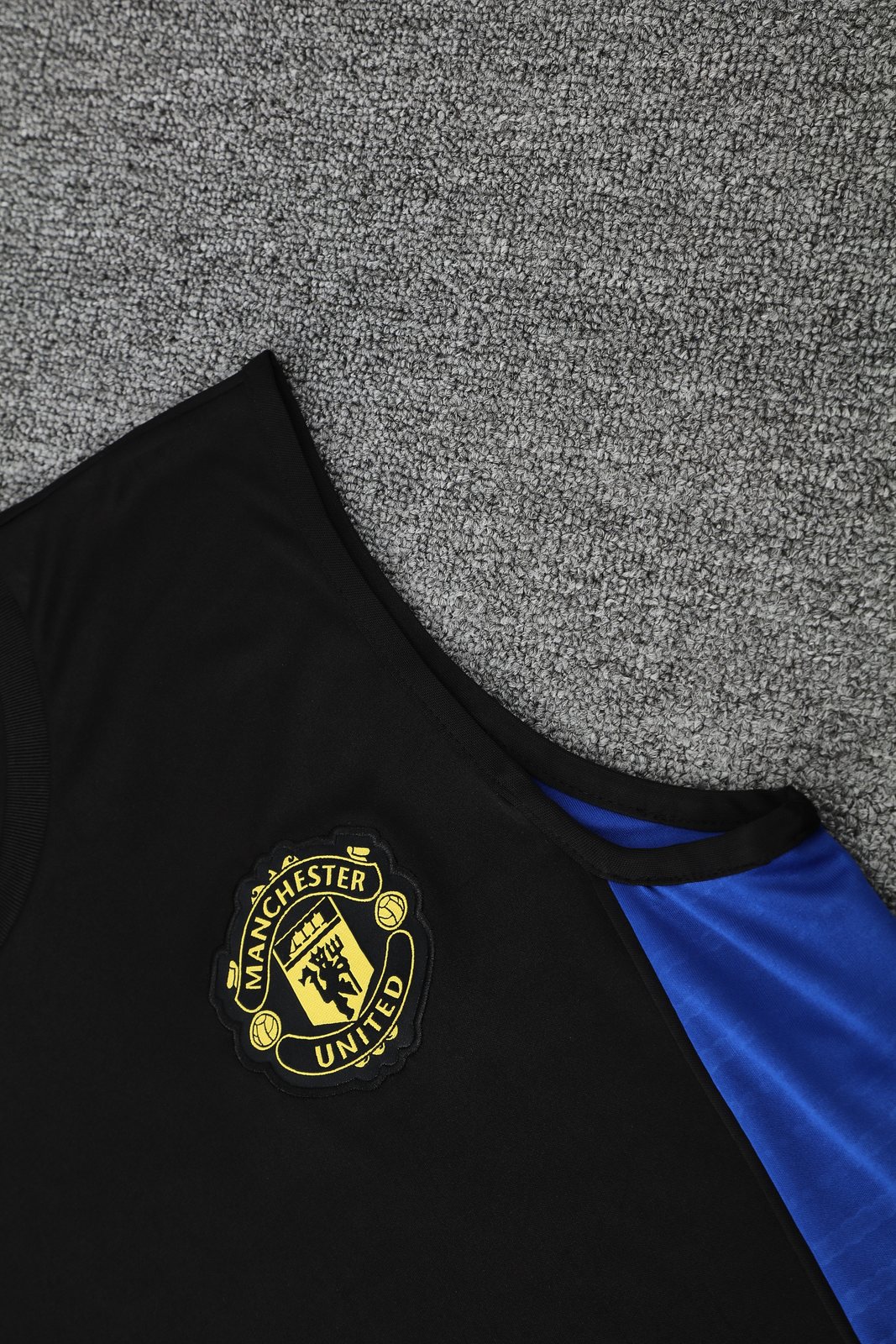 2025-26 Manchester United training vest jersey