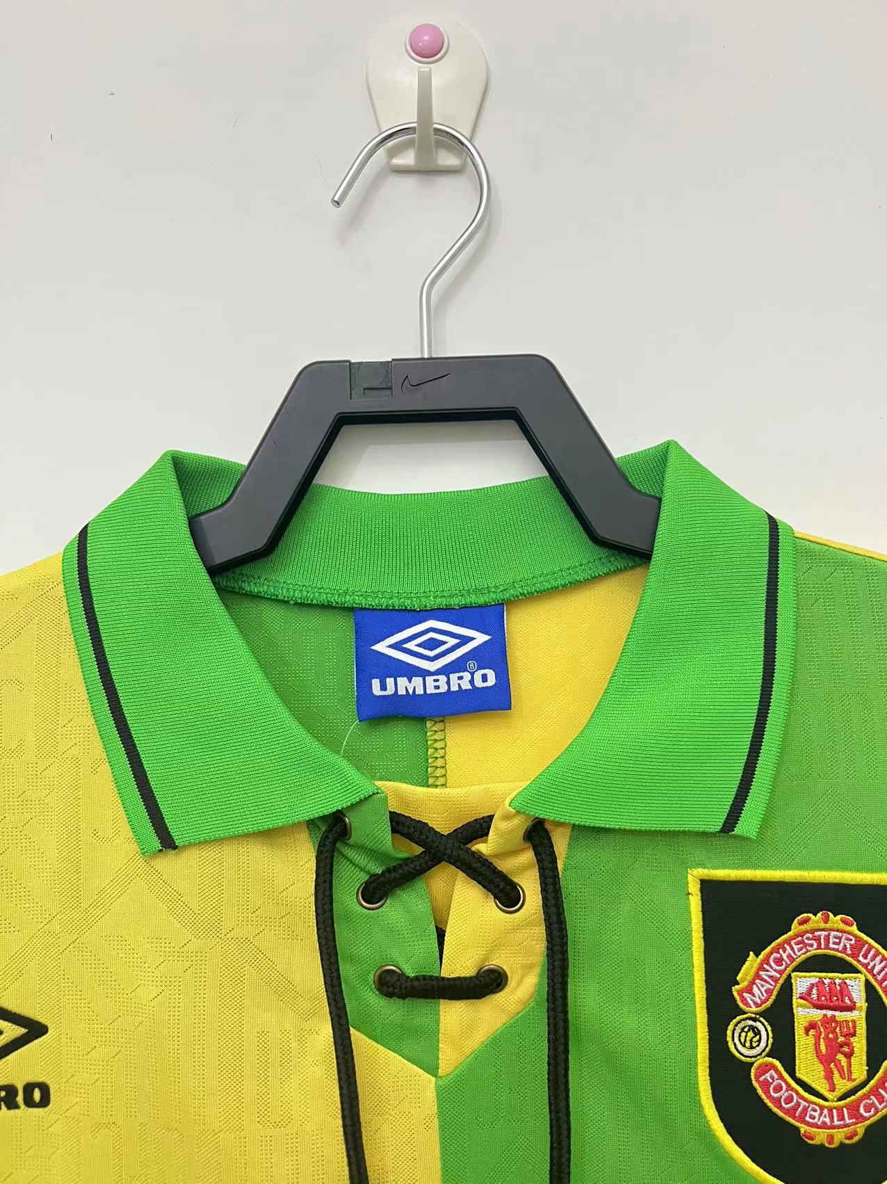 1992-94 Manchester United away retro jersey