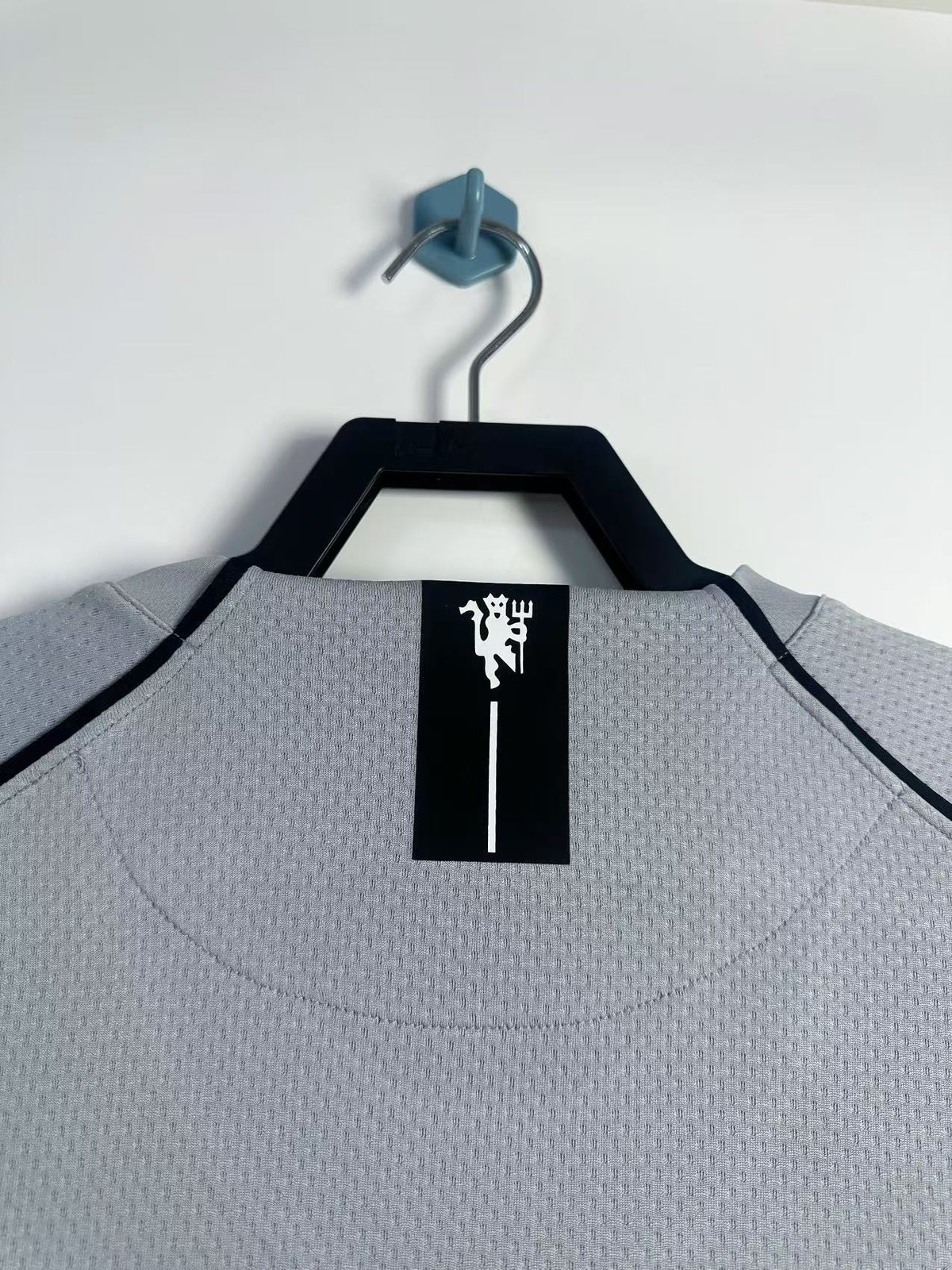 2007-08 Manchester United Retro Goalkeeper Jersey