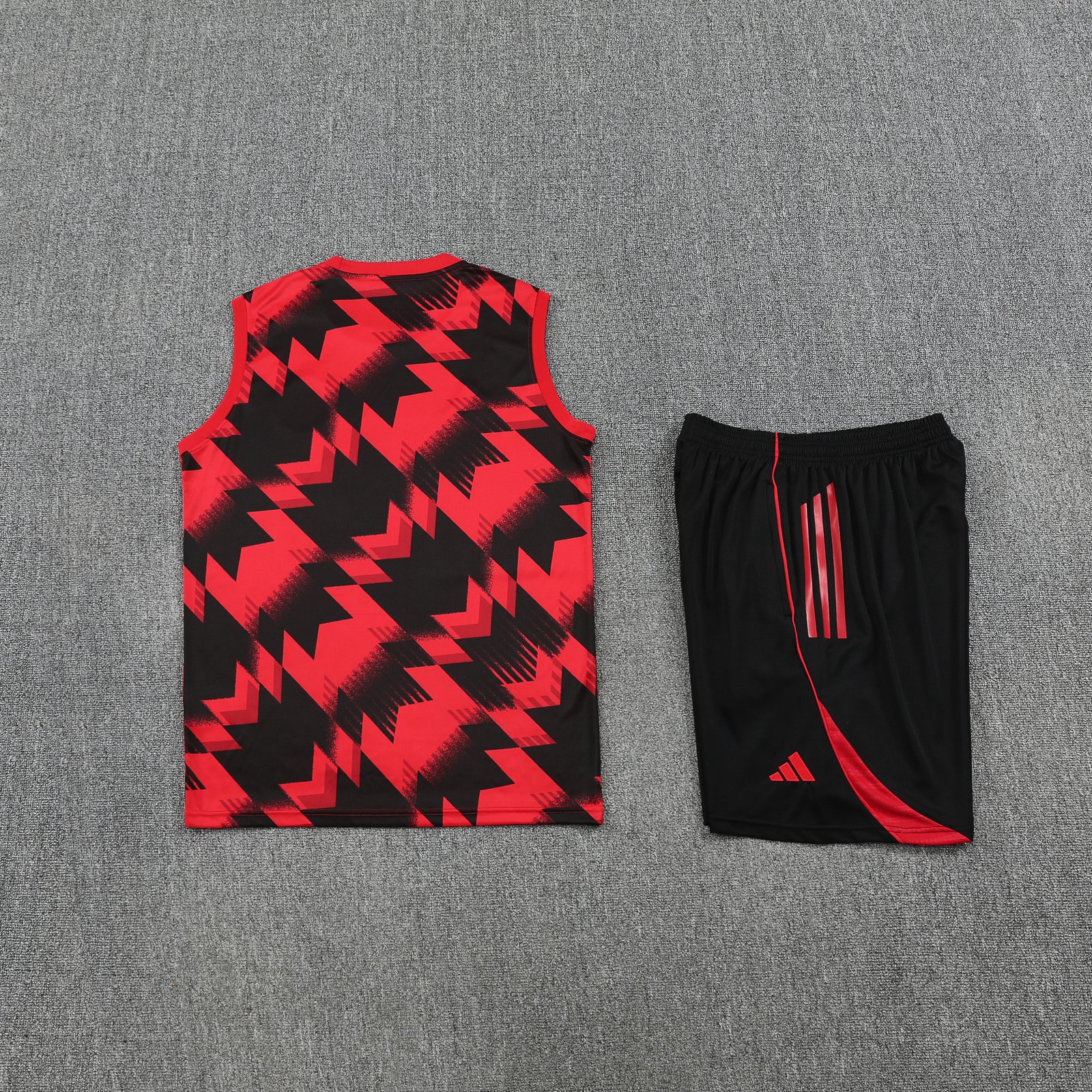 2025-26 Manchester United training vest jersey
