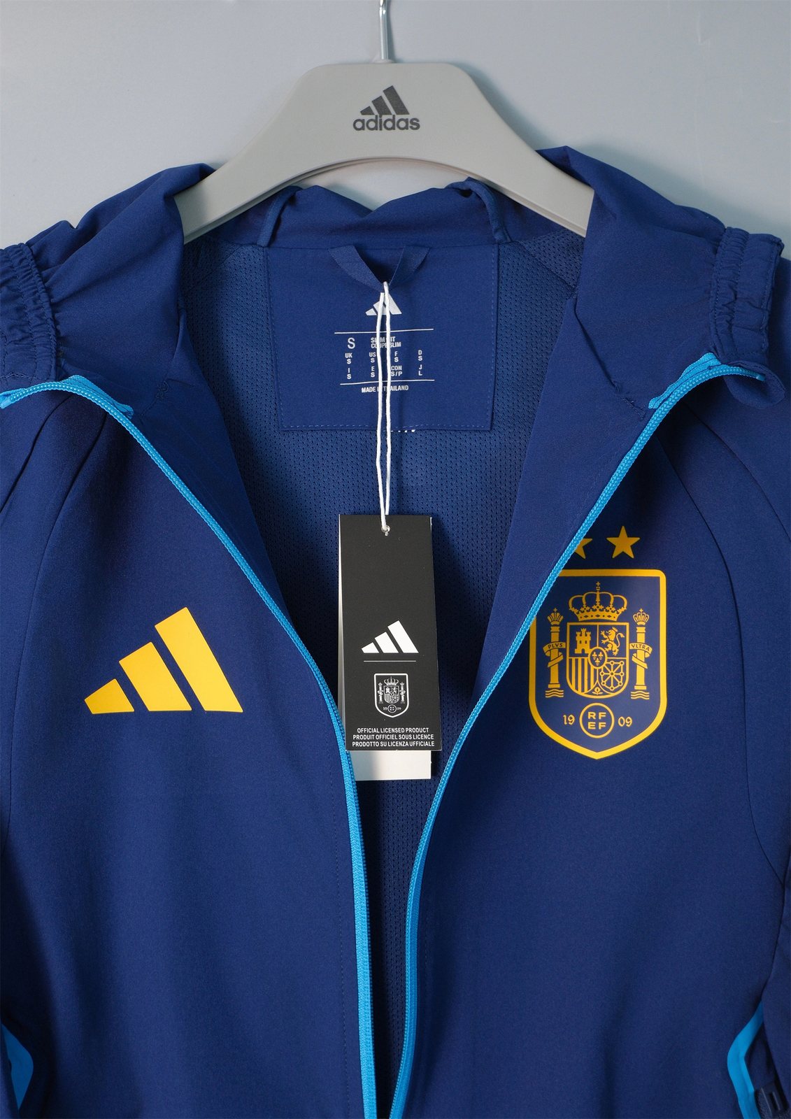 2026-27 Spain Hooded Waterproof Windbreaker