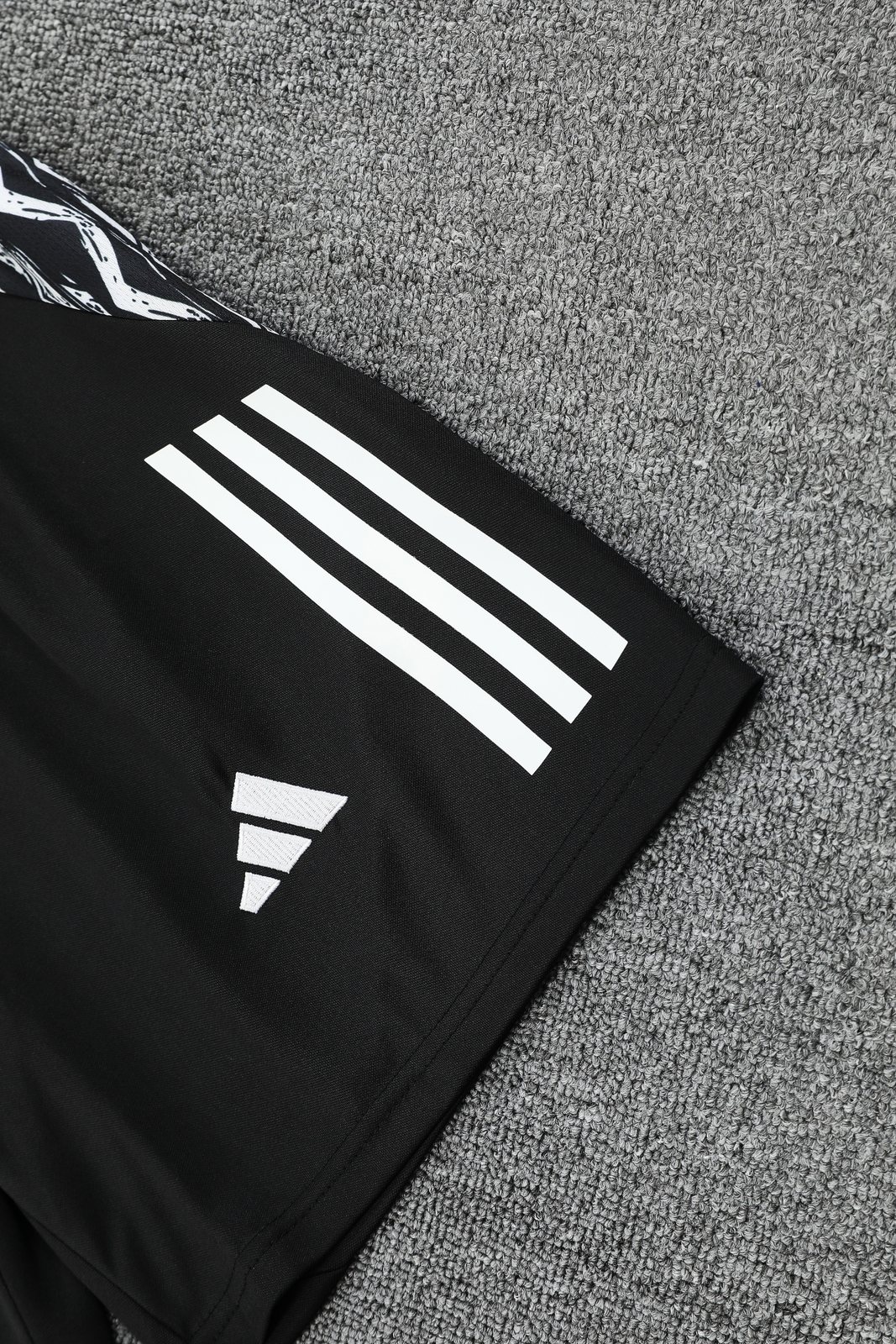2025-26 Arsenal training vest jersey