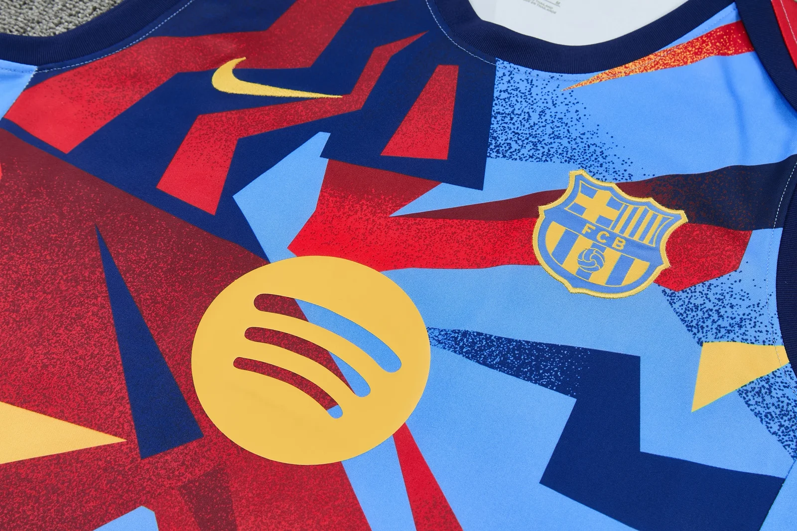 2025-26 Barcelona vest training jersey