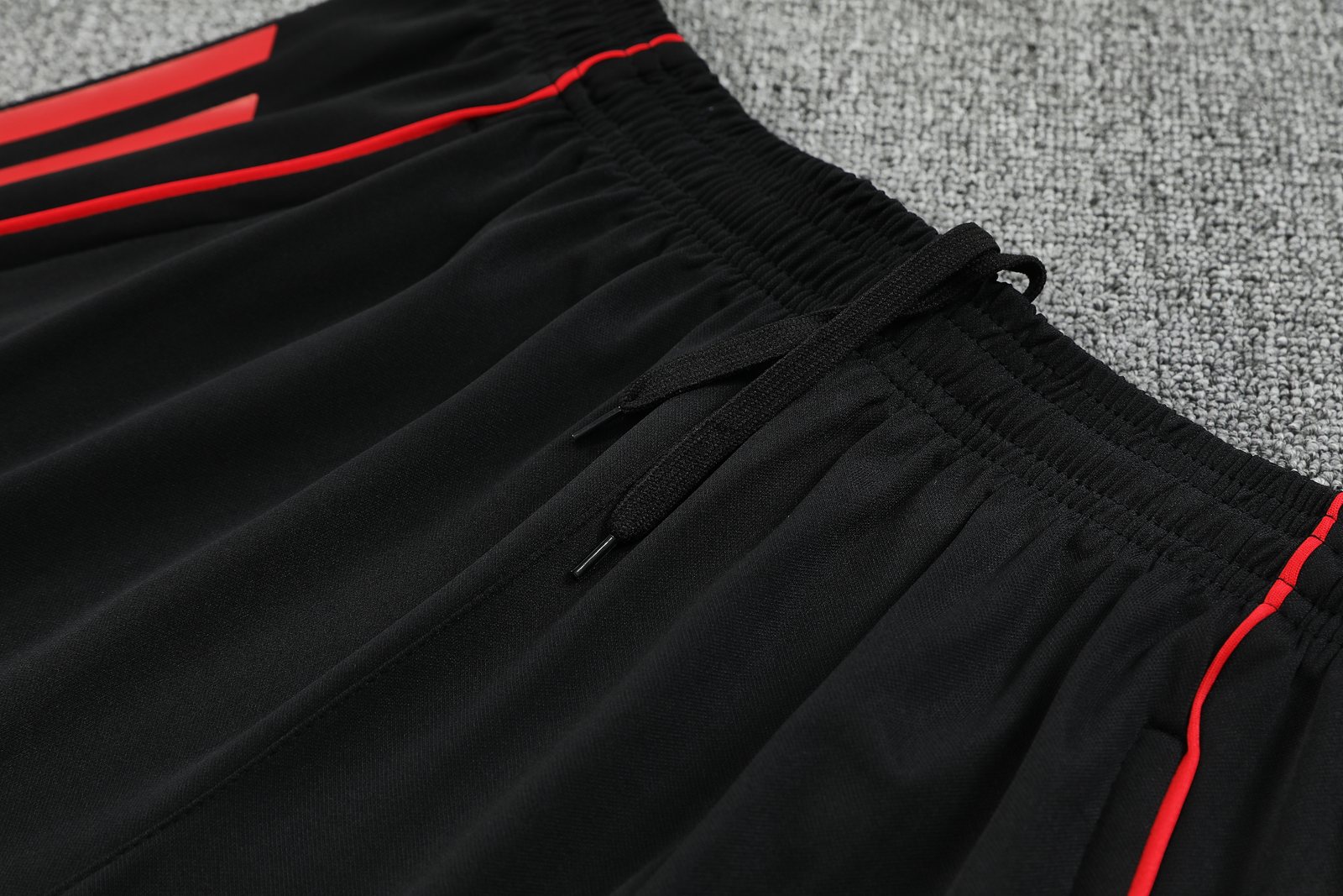 2025-26 Manchester United training vest jersey