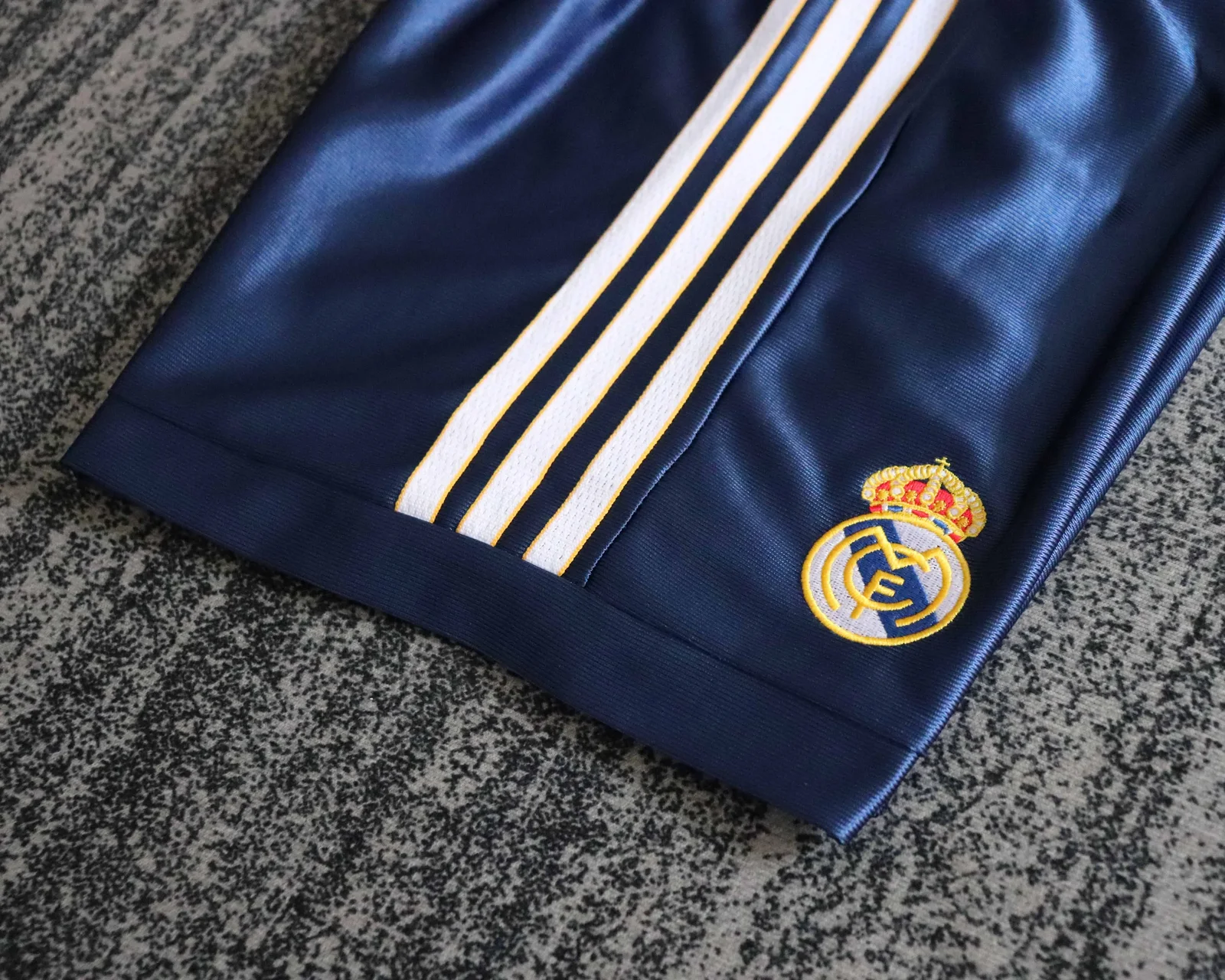 1998-00 Real Madrid Away Shirt - Kids Sizes