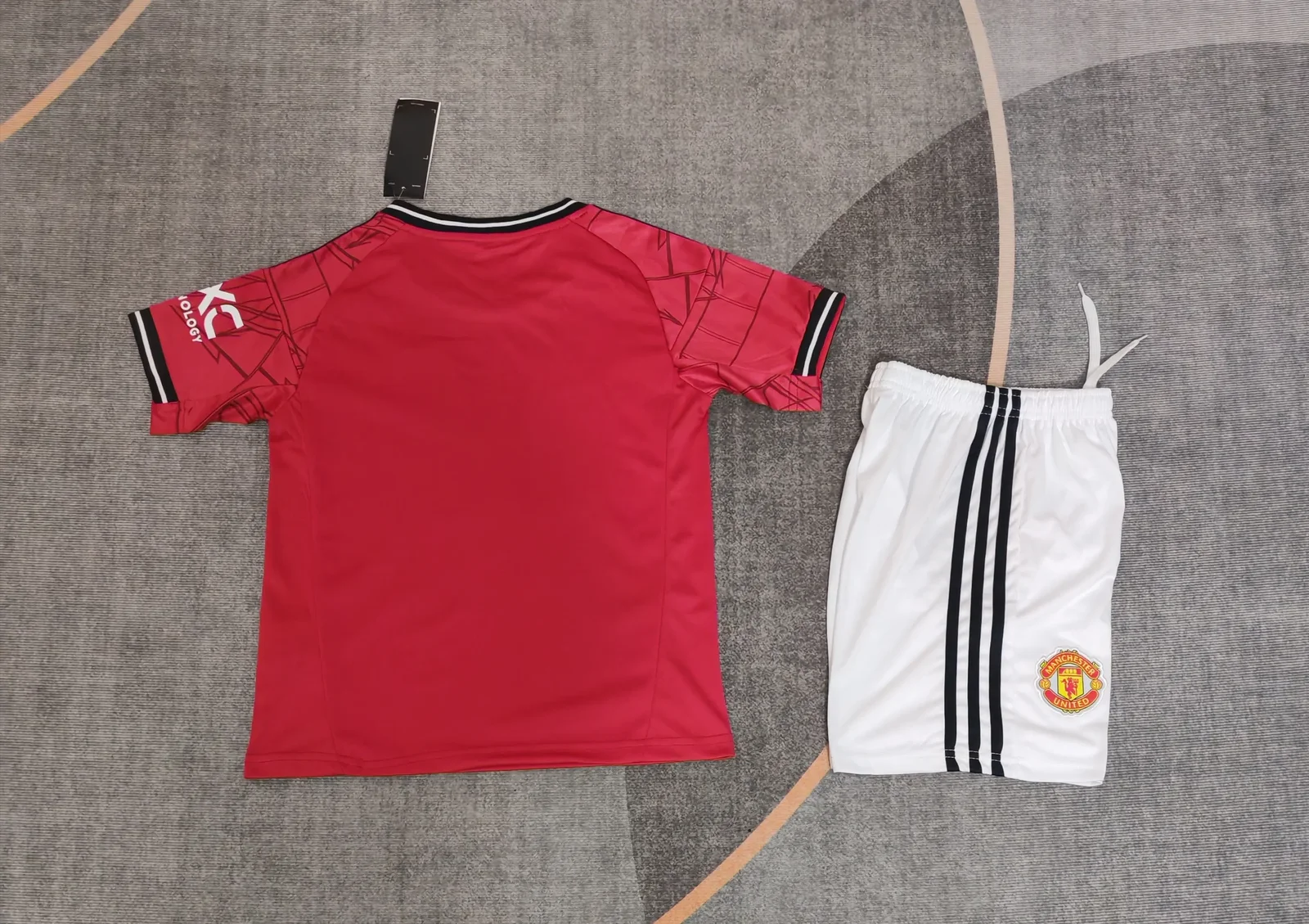 2025-26 Manchester United Home Shirt - Kids Size