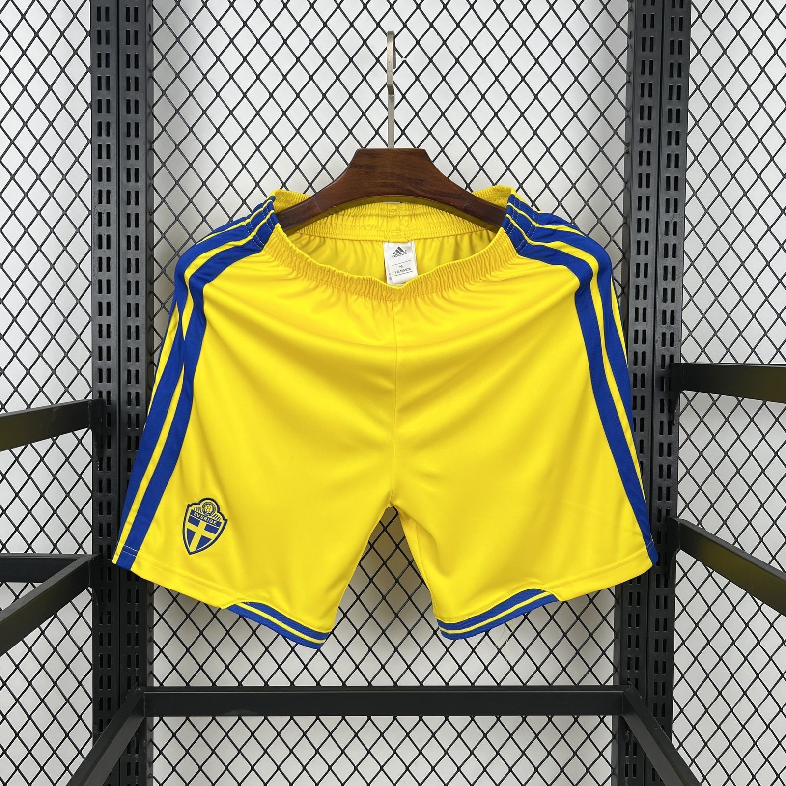 2026-27 Sweden Away Shorts - Fan Edition