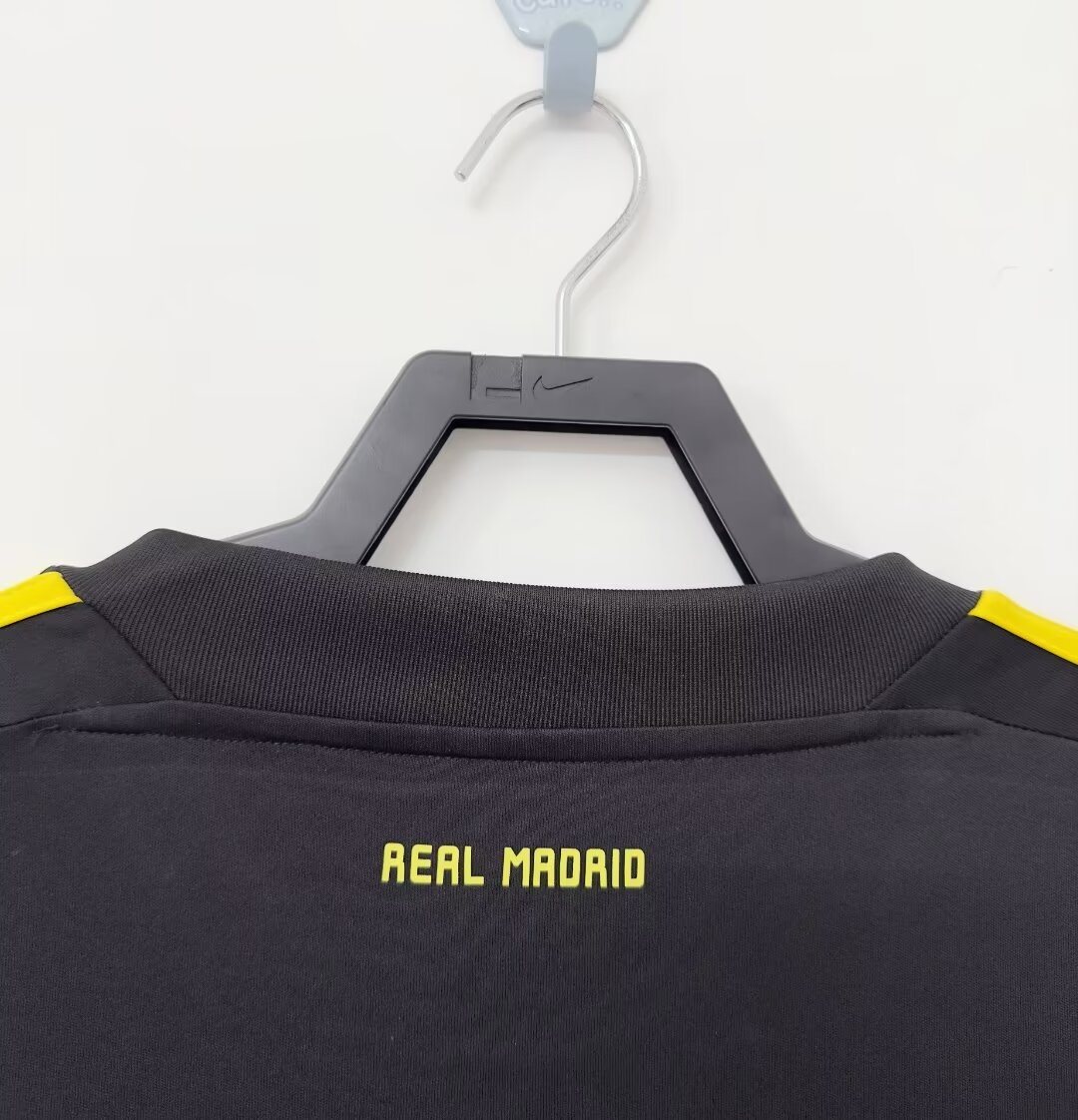 2011-12 Real Madrid Black Goalkeeper Retro Jersey