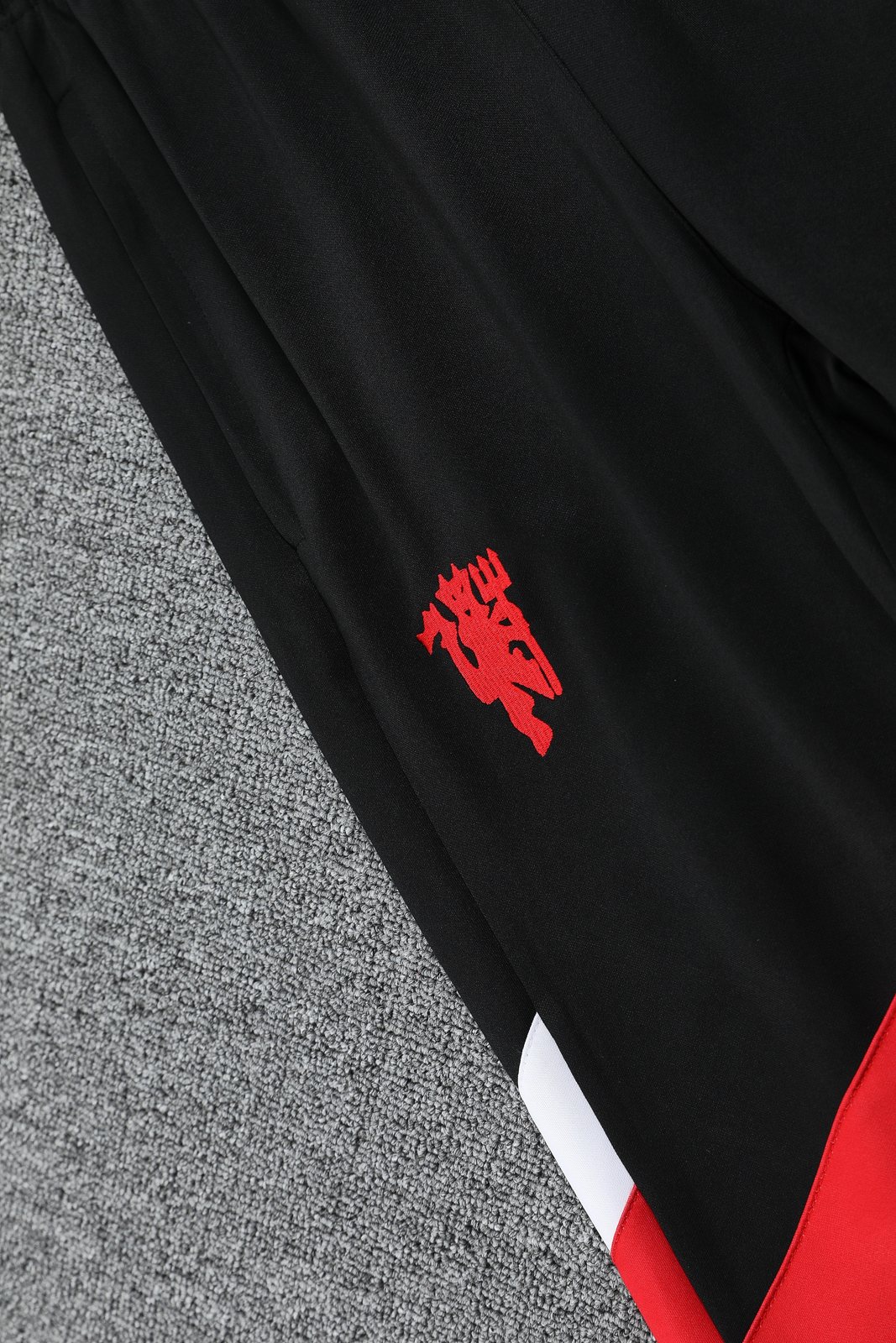 2025-26 Manchester United Black Training Hooded Jersey