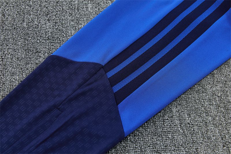 2026-27 Manchester United light blue half-zip training jersey