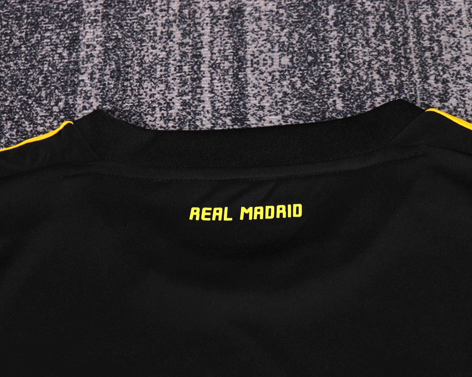 2011-12 Real Madrid Goalkeeper Retro Black Shirt - Kids