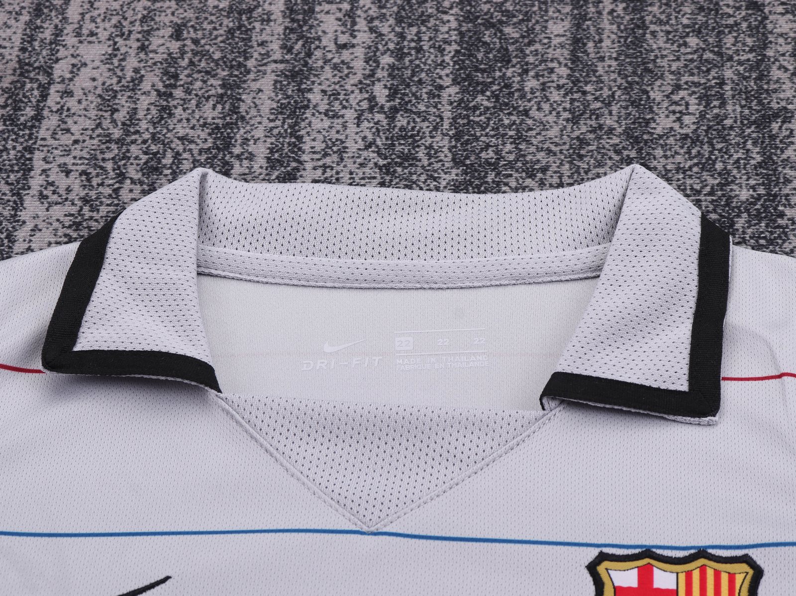 2003-04 Barcelona Away Retro Jersey - Kids