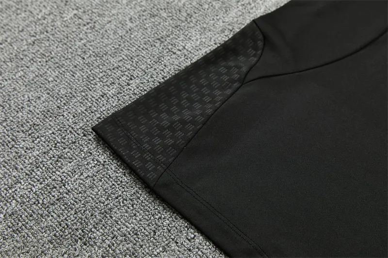2026-27 Manchester United Black Half-Zip Training Jersey