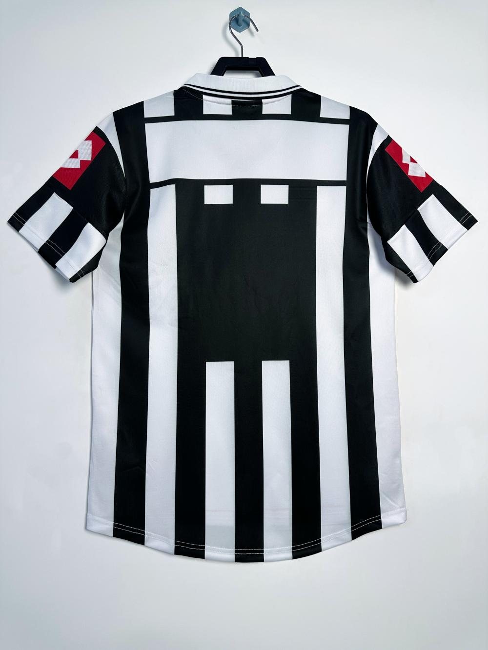 2001-02 Juventus Home Retro Jersey