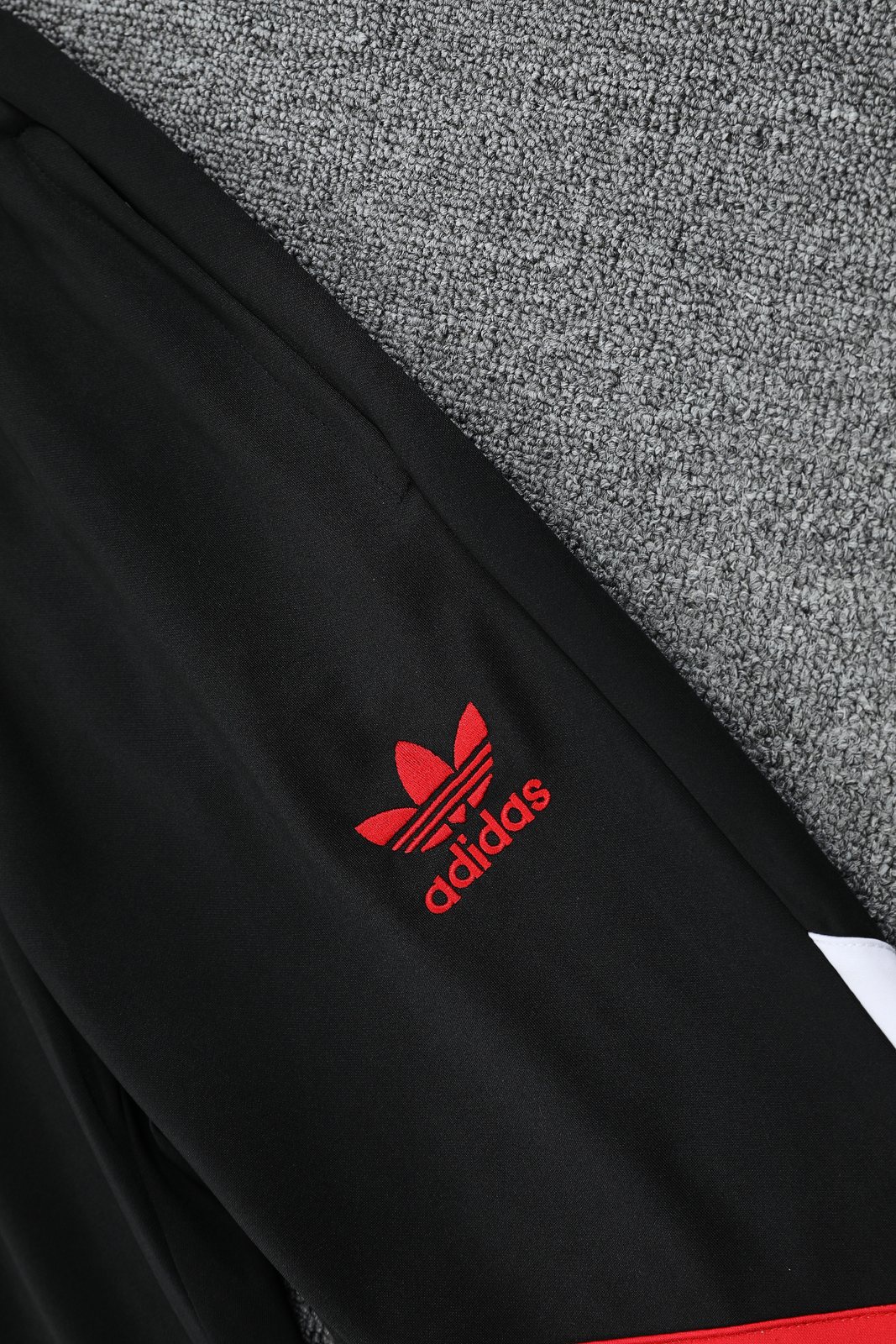 2025-26 Manchester United Black Training Hooded Jersey
