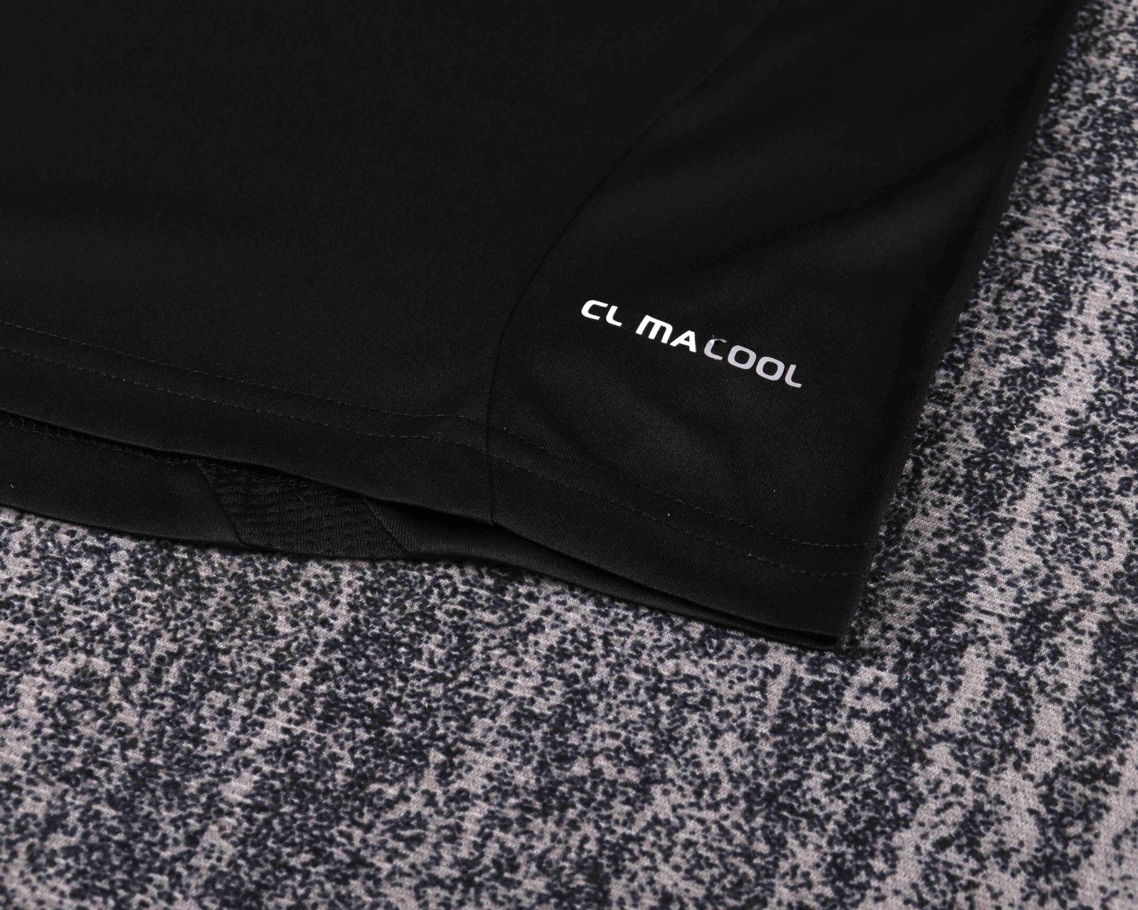 2011-12 Real Madrid Goalkeeper Retro Black Shirt - Kids