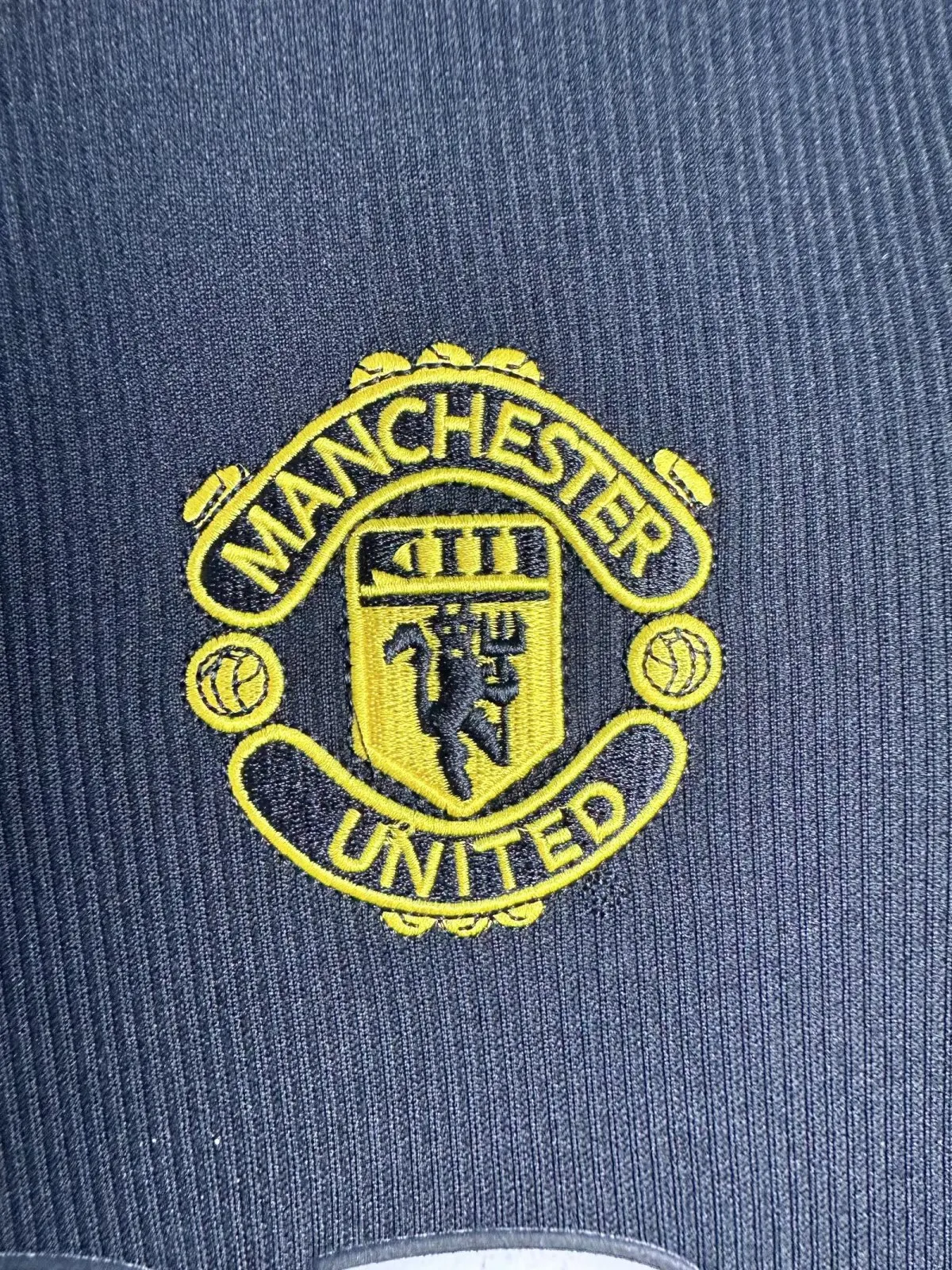 1998-99 Manchester United Black Retro Shirt