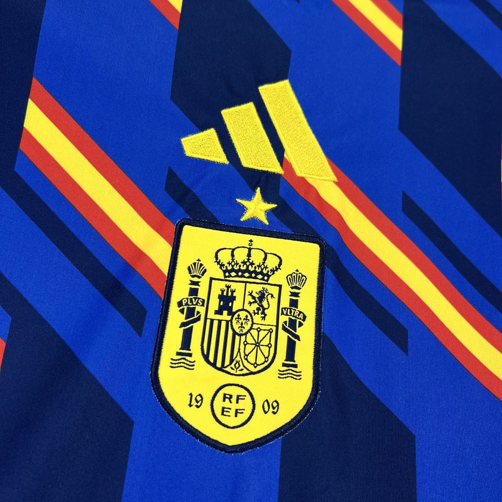 2026-27 Spain Training Jersey - Fan Edition