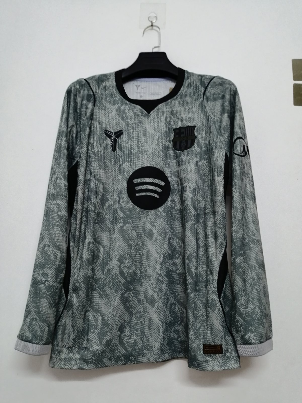 2026-27 Barcelona Goalkeeper Long-Sleeve Jersey - Fan Edition