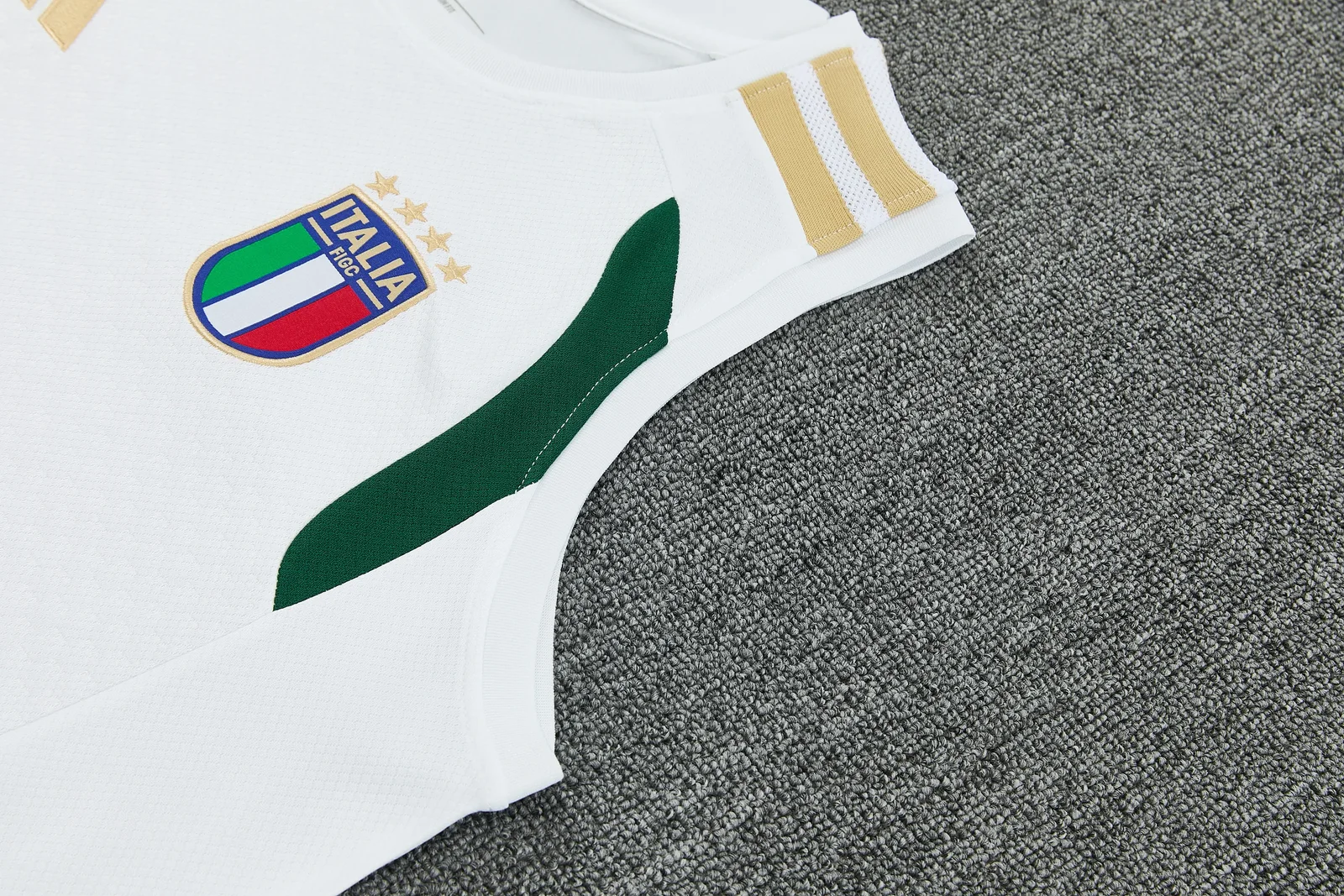 2026-27 Italy training vest jersey