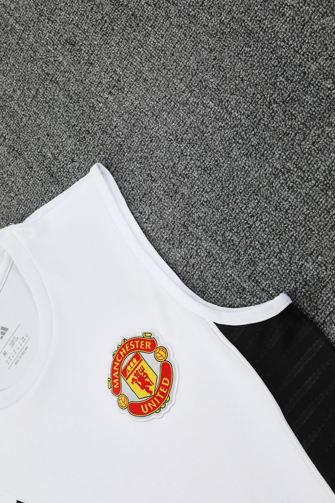2025-26 Manchester United training vest jersey