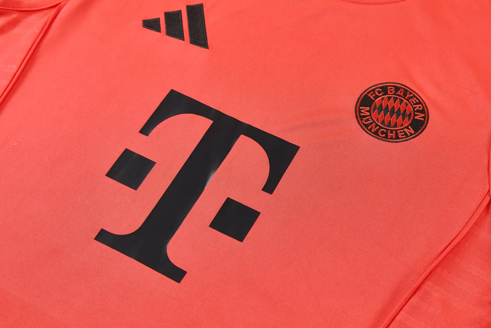 2025-26 Bayern Munich training vest jersey