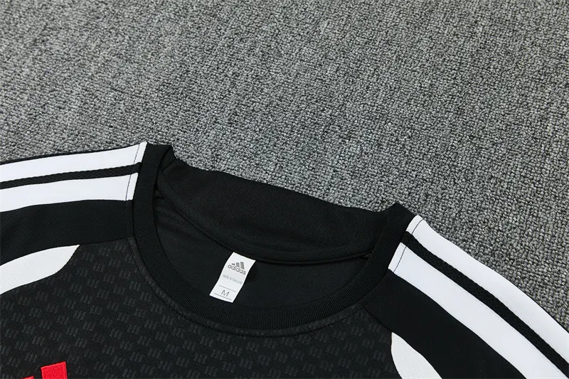 2026-27 Liverpool Black Short-Sleeve Training Jersey