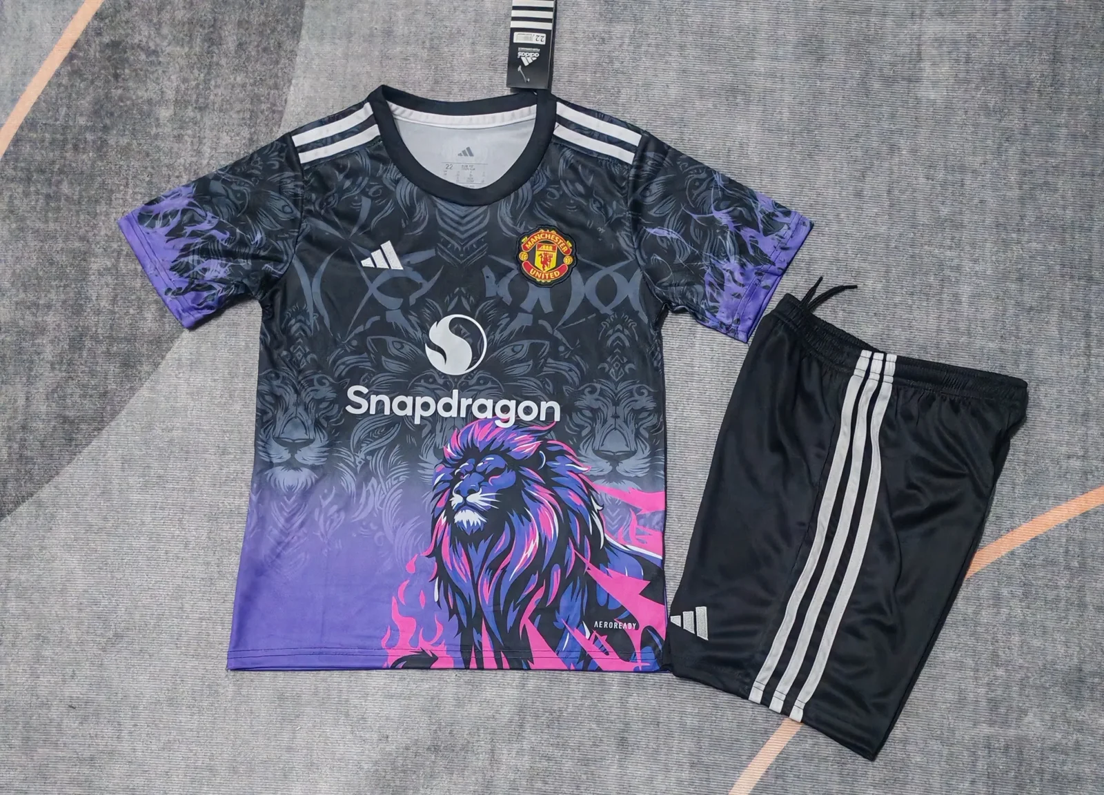 2025-26 Manchester United Training Jersey – Kids'